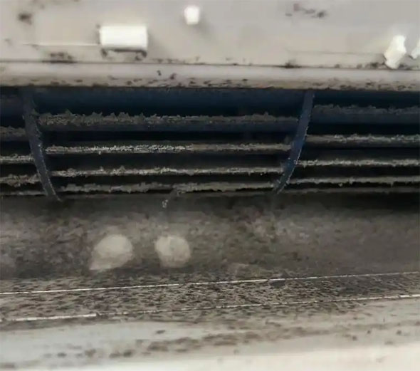 黎川空调吹的风有股烧焦味是怎么回事